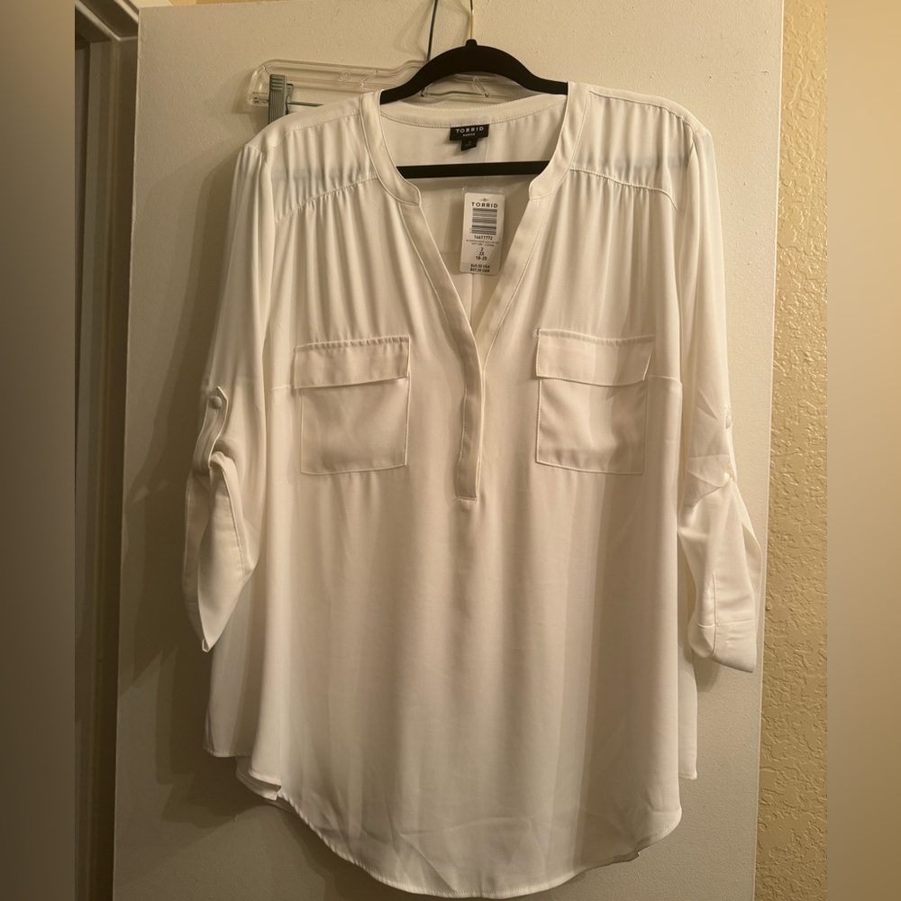 Brand New Torrid Harper Blouse Size 2